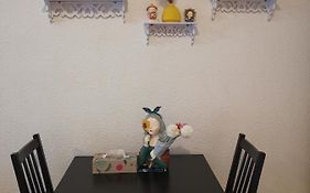 Ferienwohnung Schöne Wohnung 2d-Gebäude mit Mini-garten